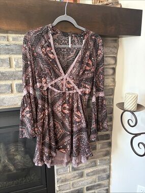 Free People Paisley Boho Mini Dress with long sleeves - Size 6